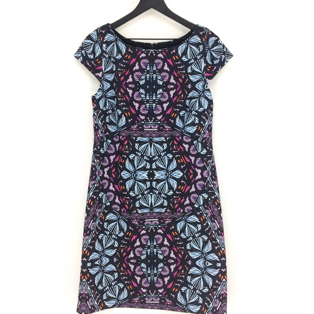 VINCE CAMUTO Graphic Print Scuba Shift Dress